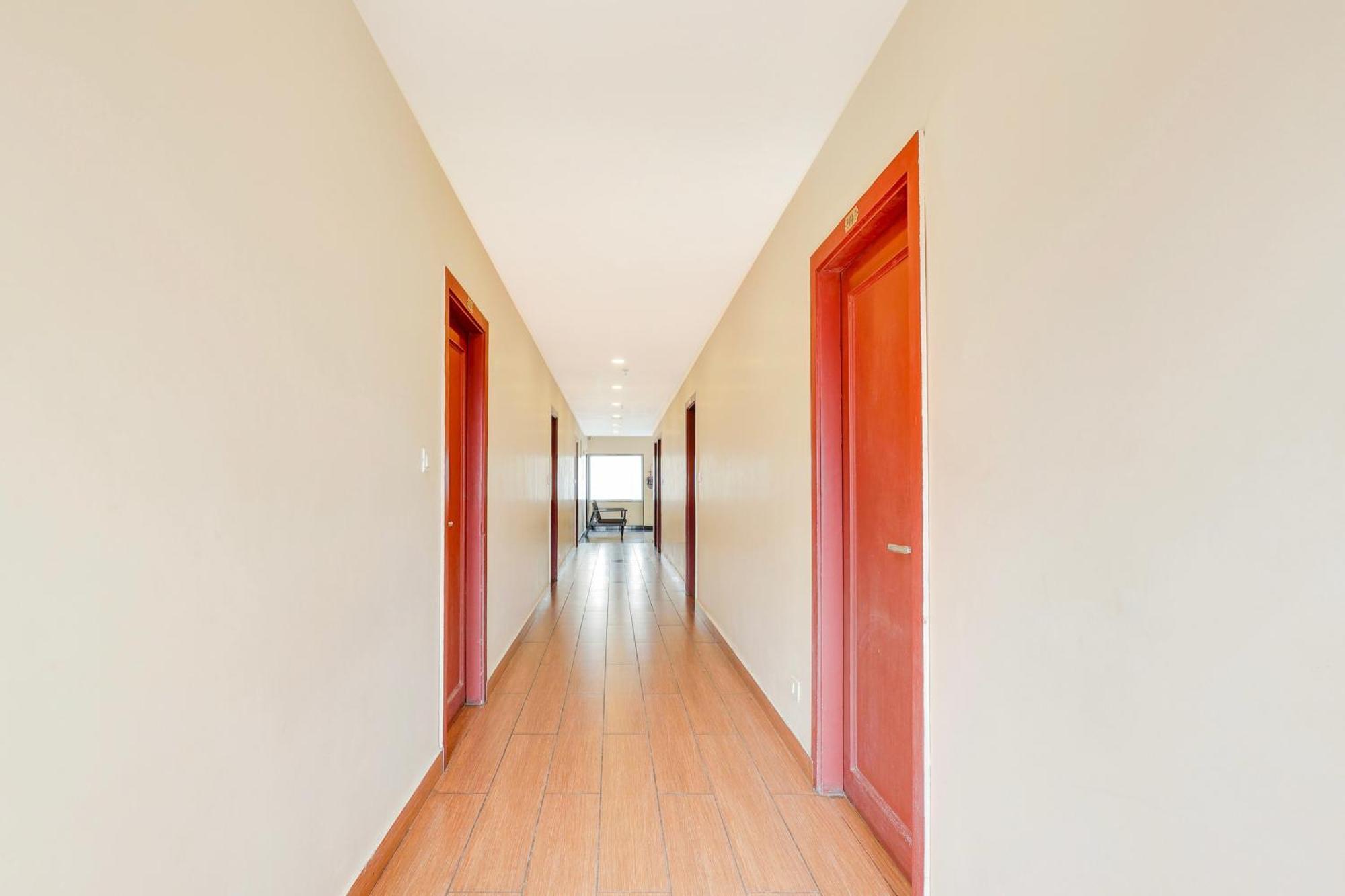 Super Townhouse Visakhapatnam Hotel Eksteriør billede