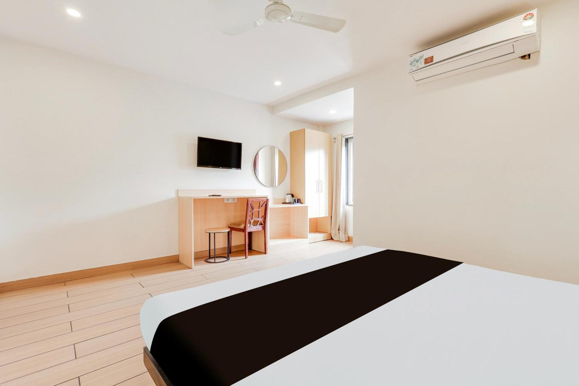 Super Townhouse Visakhapatnam Hotel Eksteriør billede