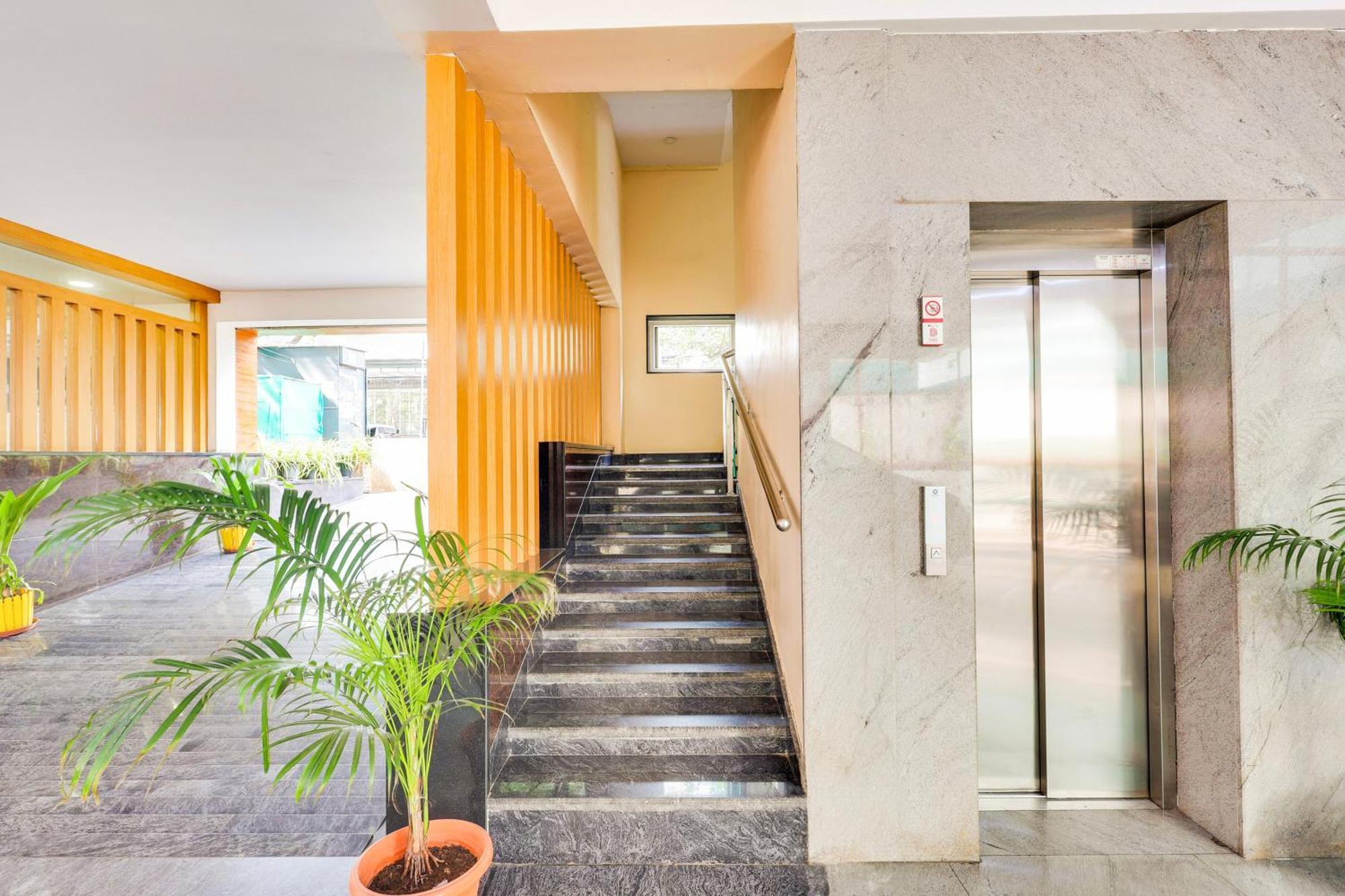 Super Townhouse Visakhapatnam Hotel Eksteriør billede