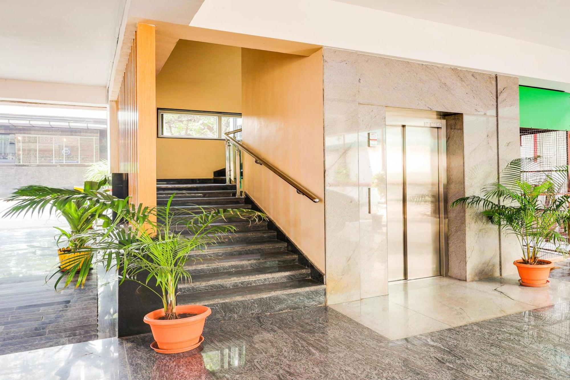 Super Townhouse Visakhapatnam Hotel Eksteriør billede